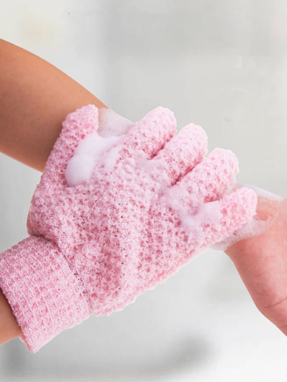 Exfoliating gloves