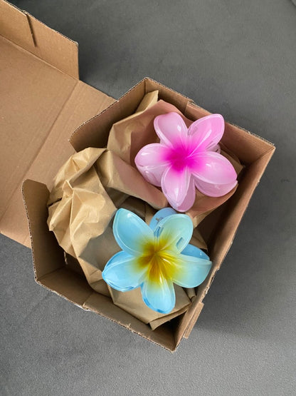 Hawaiian hair claw clip