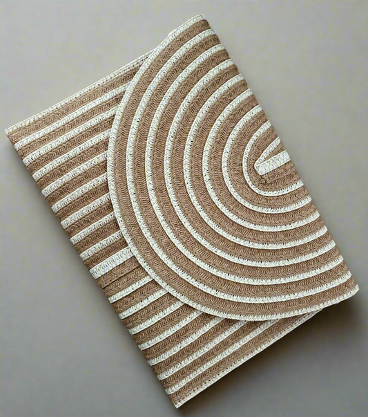 Timeless La Coquille Clutch
