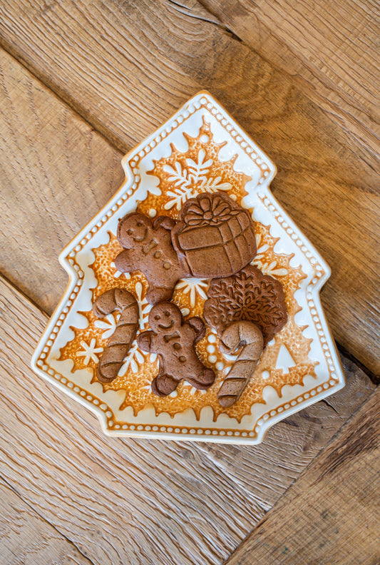 The golden Christmas tree plate