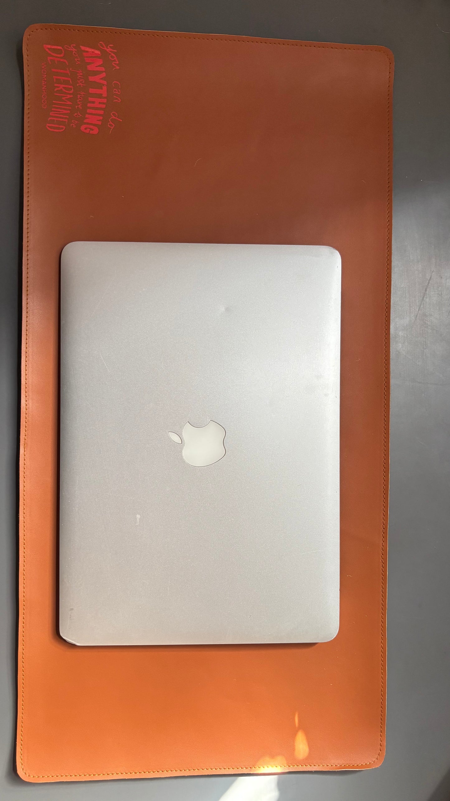 Focus aesthetic desk pad