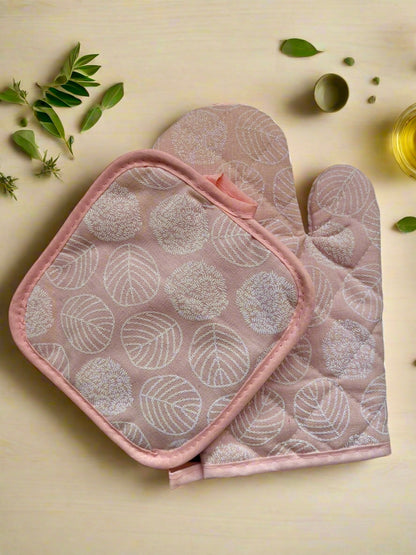 The Everyday Essential Oven Mitt Set