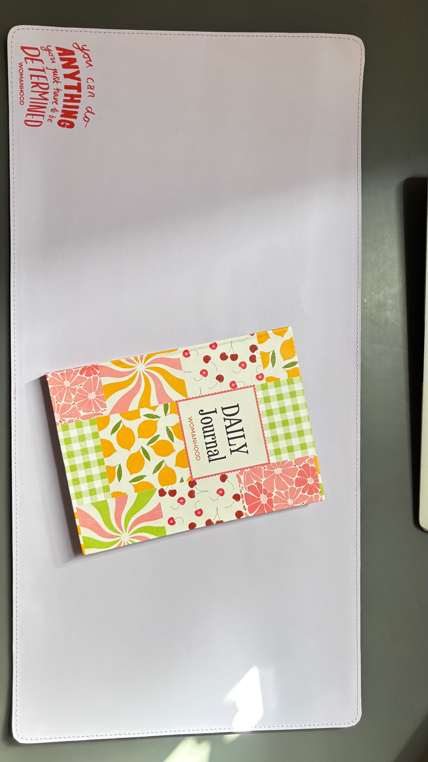 Focus aesthetic desk pad